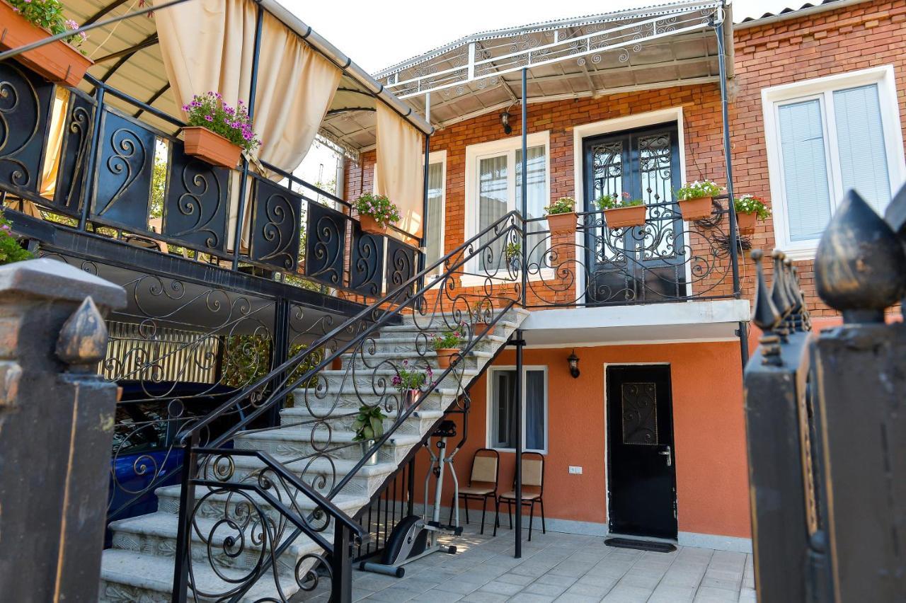 Bibi Hotel Kʼutʼaisi Exterior foto